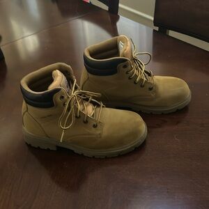 Steel toe hiking boots